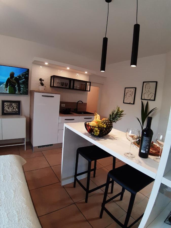 Apartment Iva Studio Rabac Esterno foto